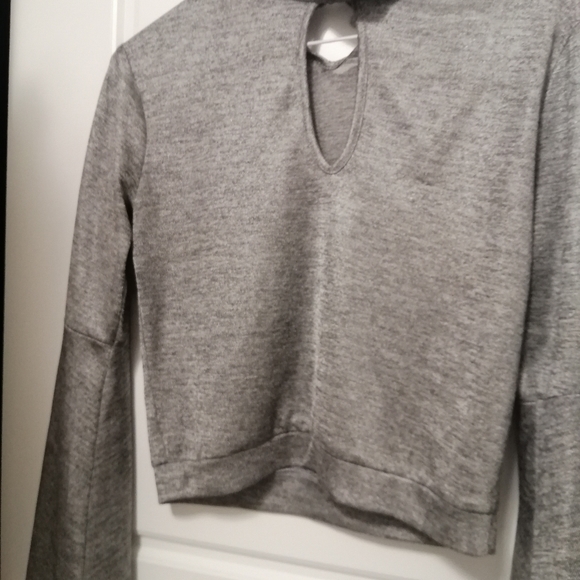 Sexy glowing crop top - Picture 3 of 4